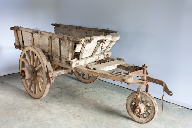 Driewielskar met snak, Karrenmuseum Essen